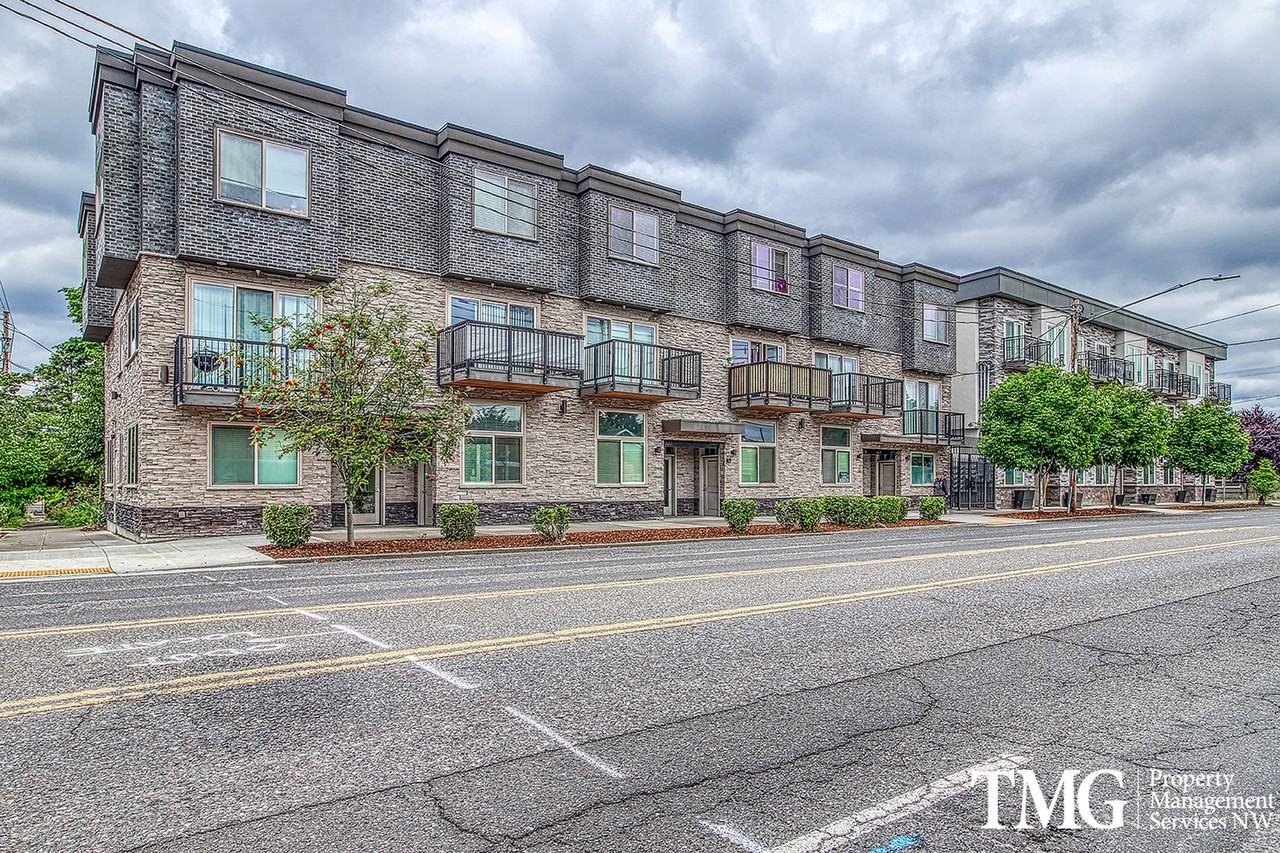 Fenwick Crossing - Photo 7 of 10