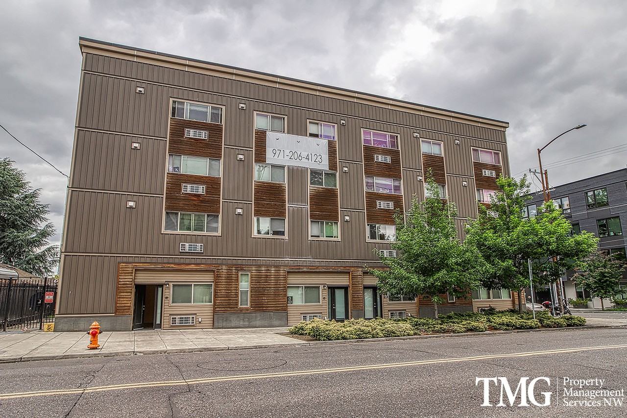 The Carter Apartments - Photo 2 of 22