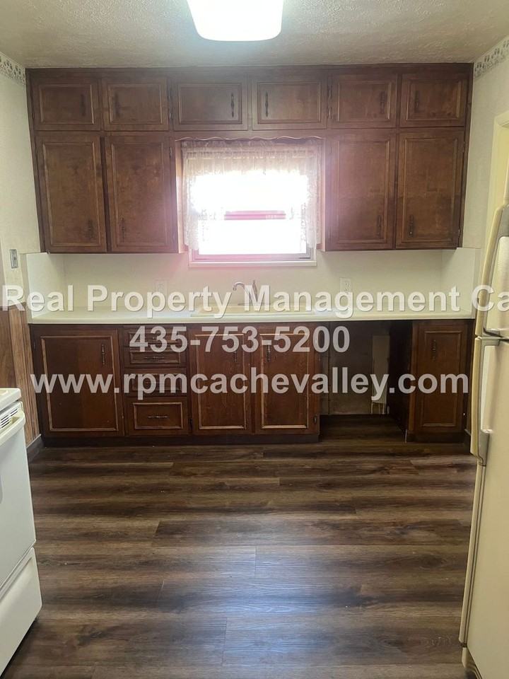 388 E 700 S - Photo 2 of 12