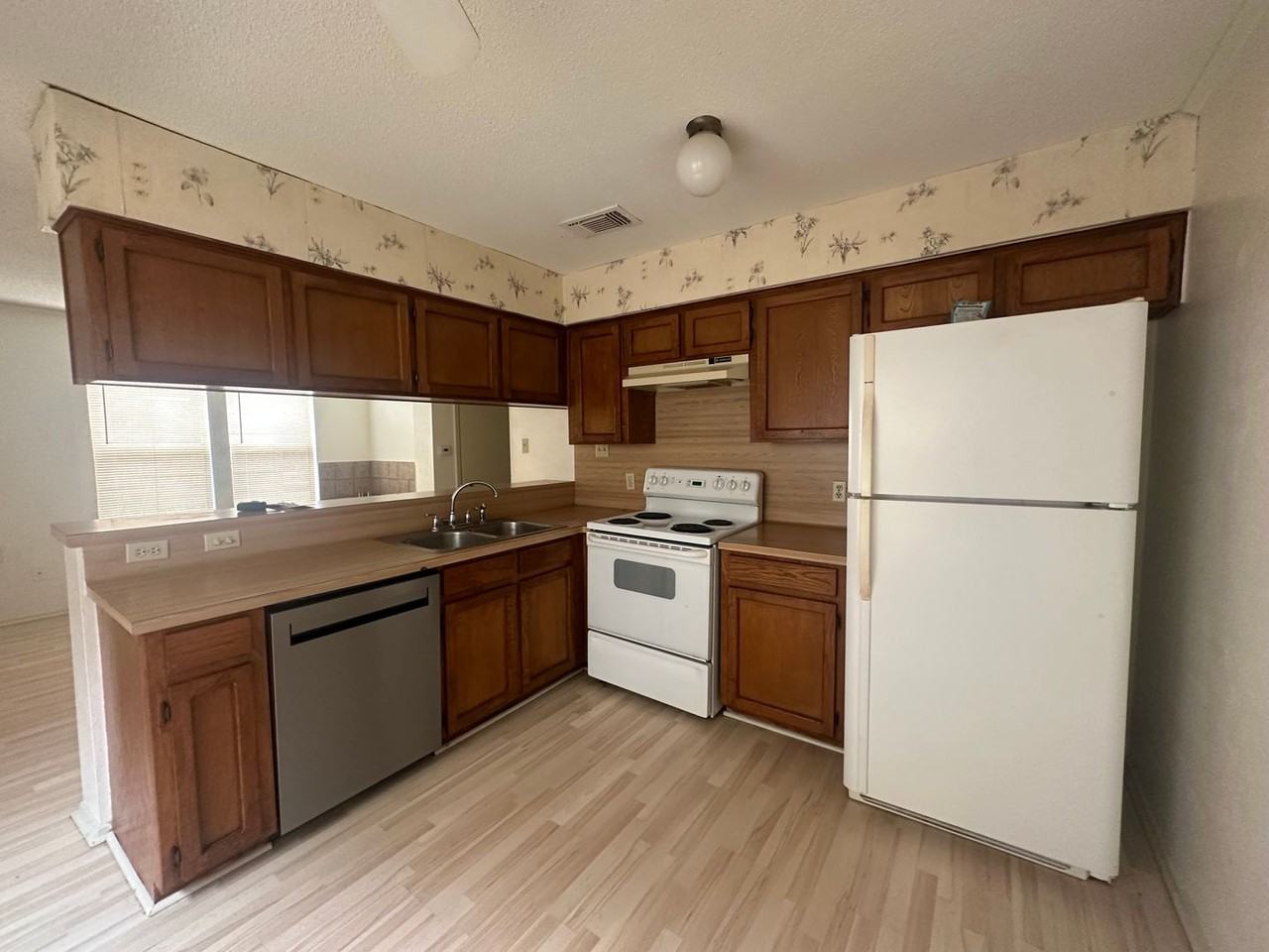 5608 Cougar Drive #214 - Photo 3 of 7