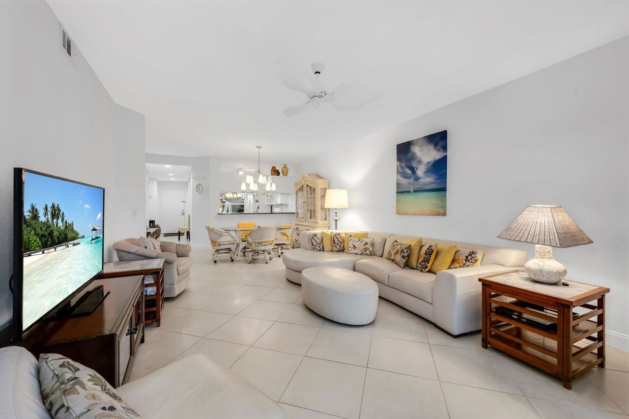 1240 Sarah Jean Cir - Photo 7 of 19