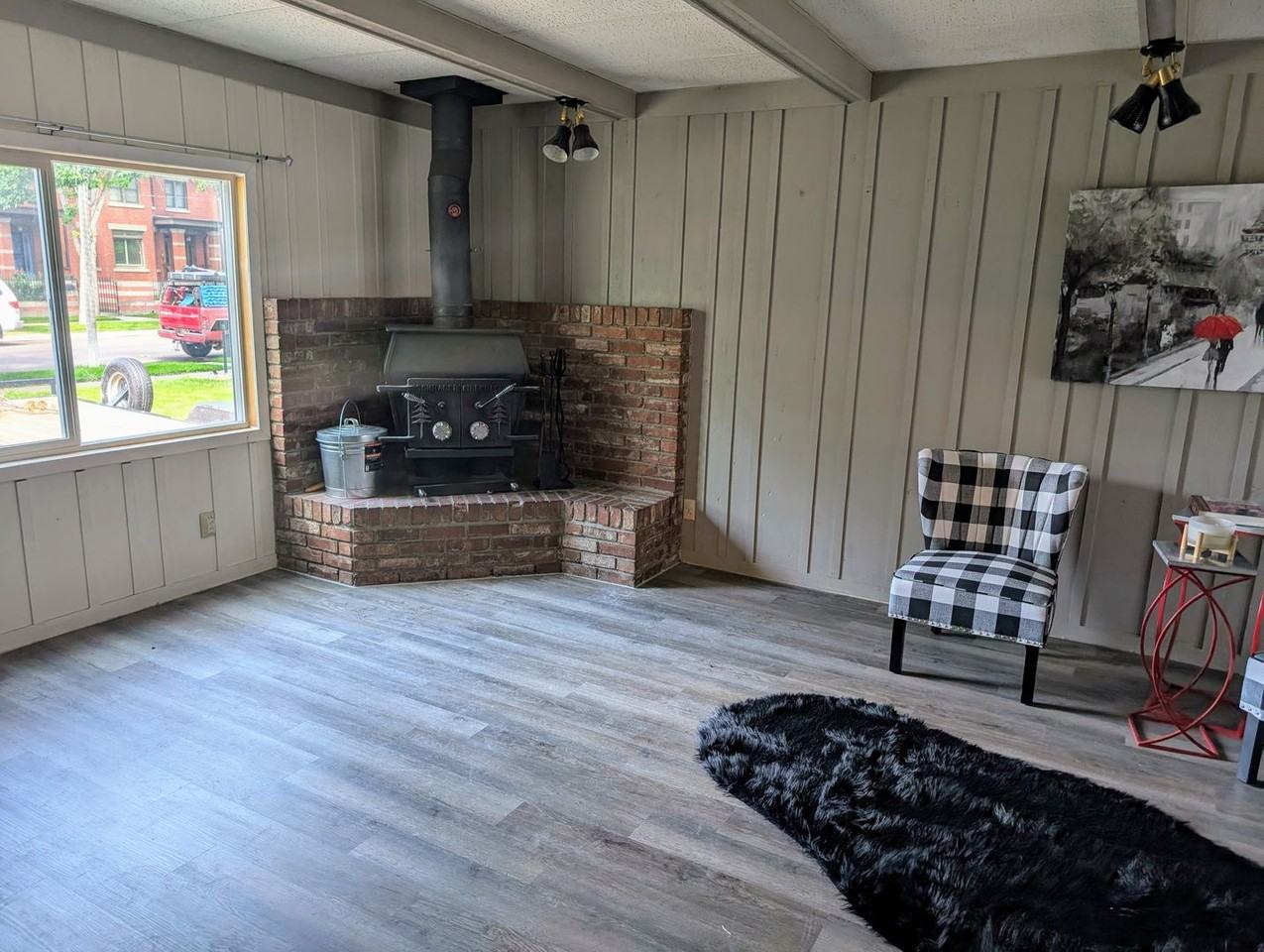 212 3rd Ave N - Photo 5 of 30