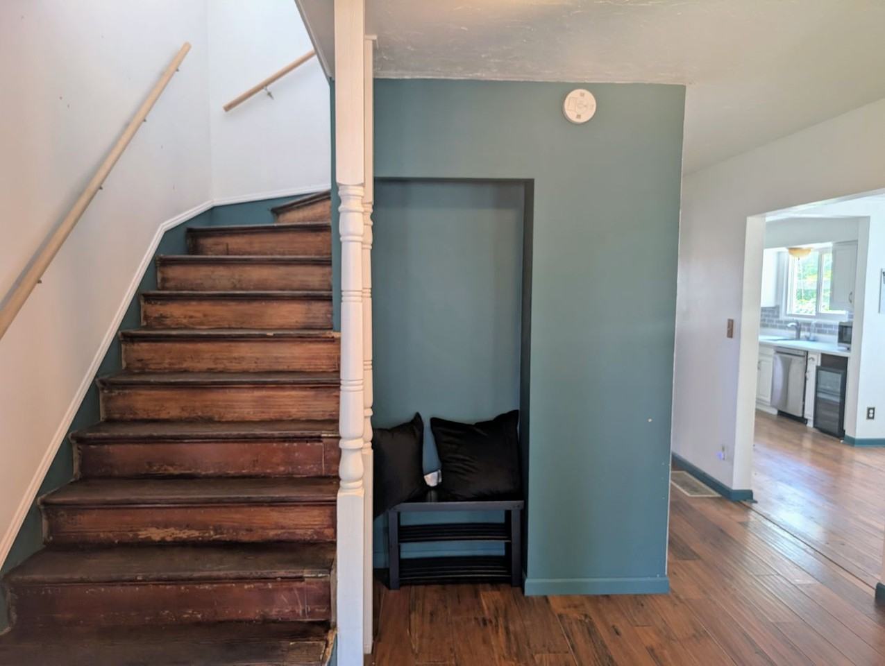 212 3rd Ave N - Photo 4 of 30
