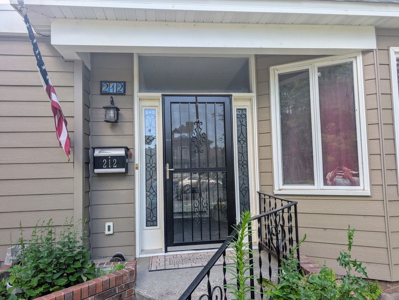 212 3rd Ave N - Photo 2 of 30