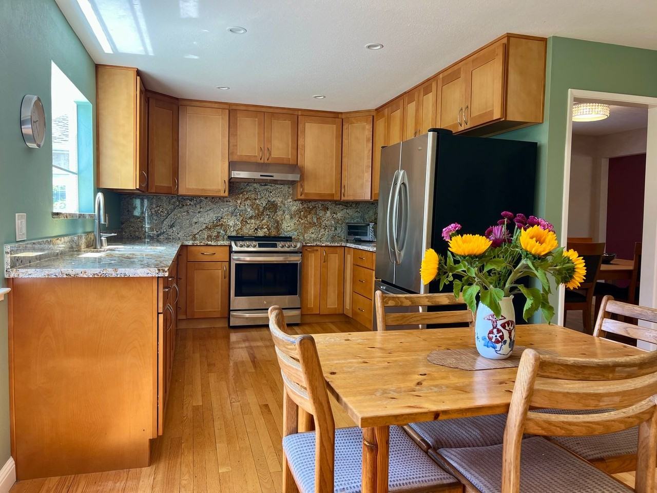 892 Gull Ave - Photo 3 of 50