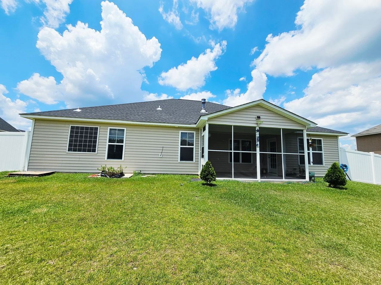 52 Century Dr - Photo 4 of 26