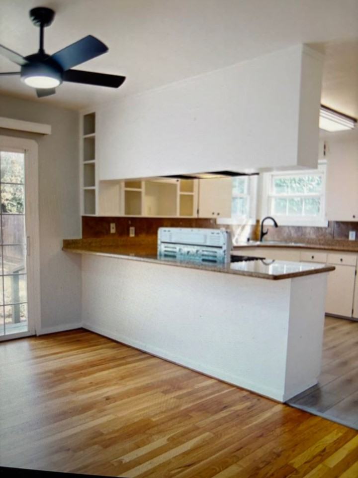 925 Jones St - Photo 5 of 13