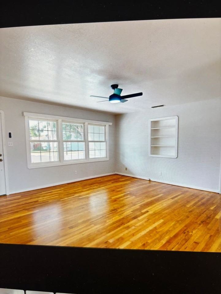 925 Jones St - Photo 7 of 13