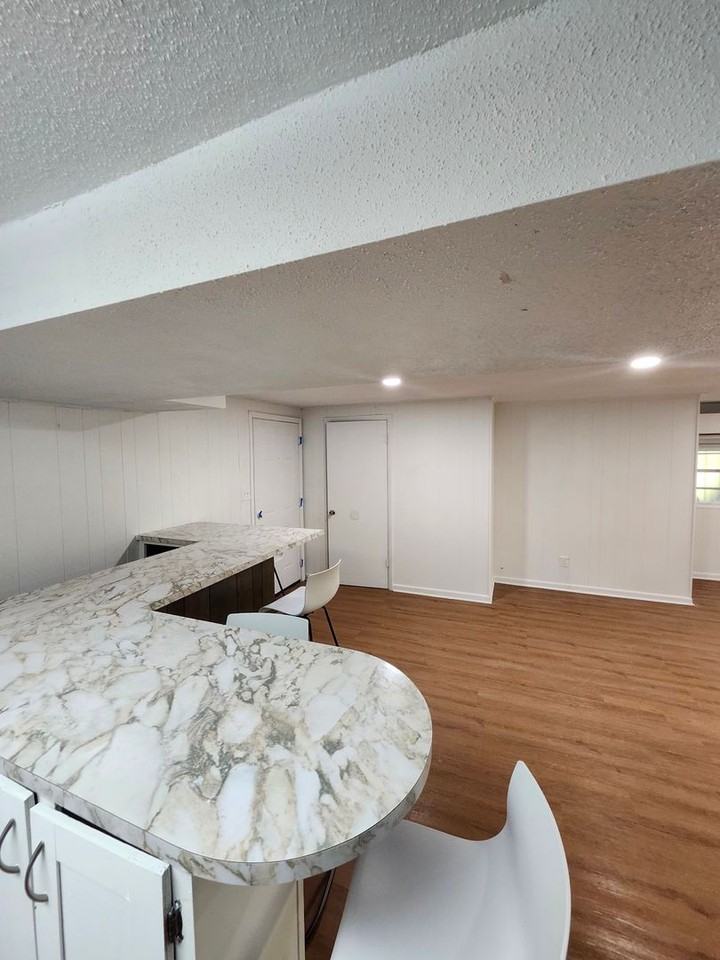 743 E 9th Ave - Photo 4 of 15