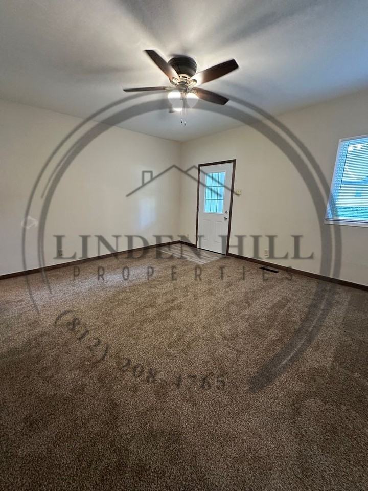 1904 N 8th St - Photo 2 of 11