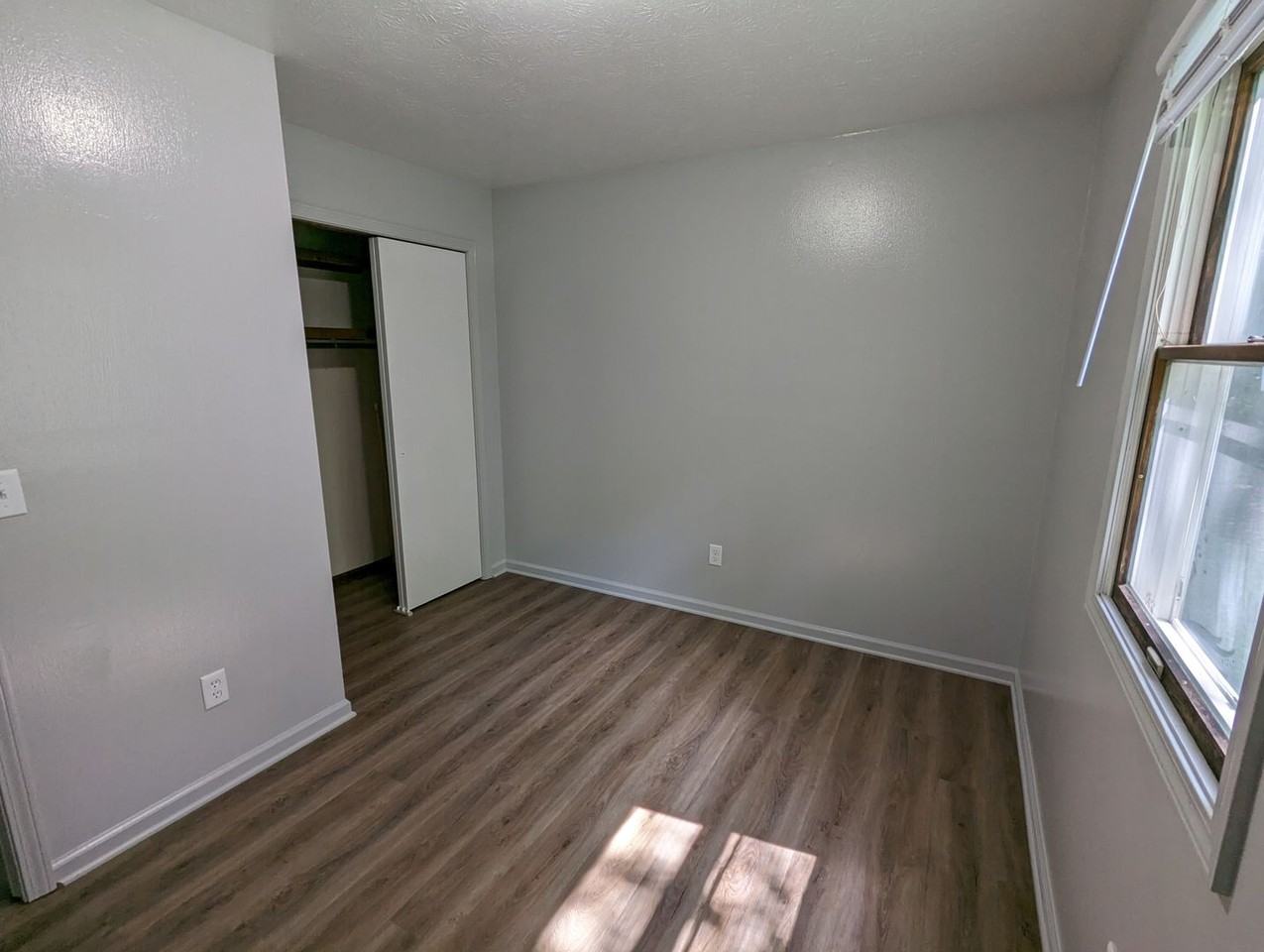 403 E Palm Dr - Photo 7 of 9