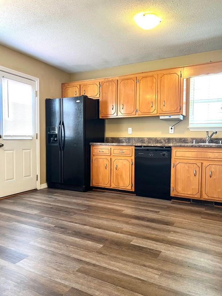128 Gail St - Photo 4 of 14