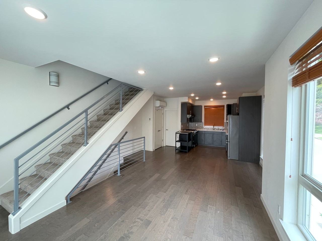3638 Ne 73rd Pl - Photo 3 of 12