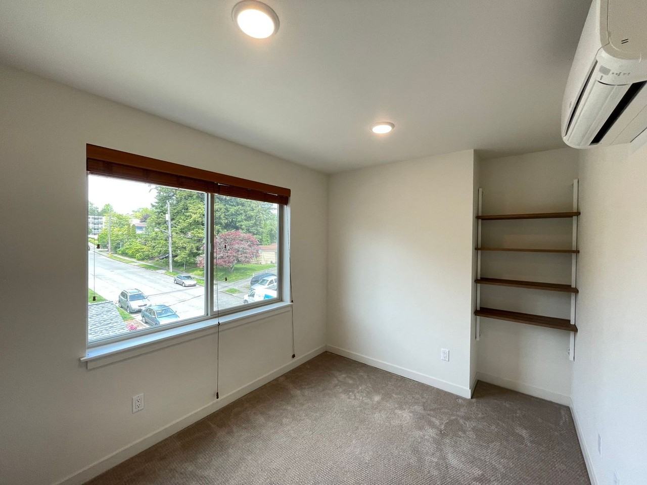 3638 Ne 73rd Pl - Photo 5 of 12