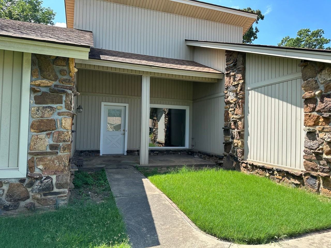 3318 Erin Oaks Ct - Photo 2 of 22