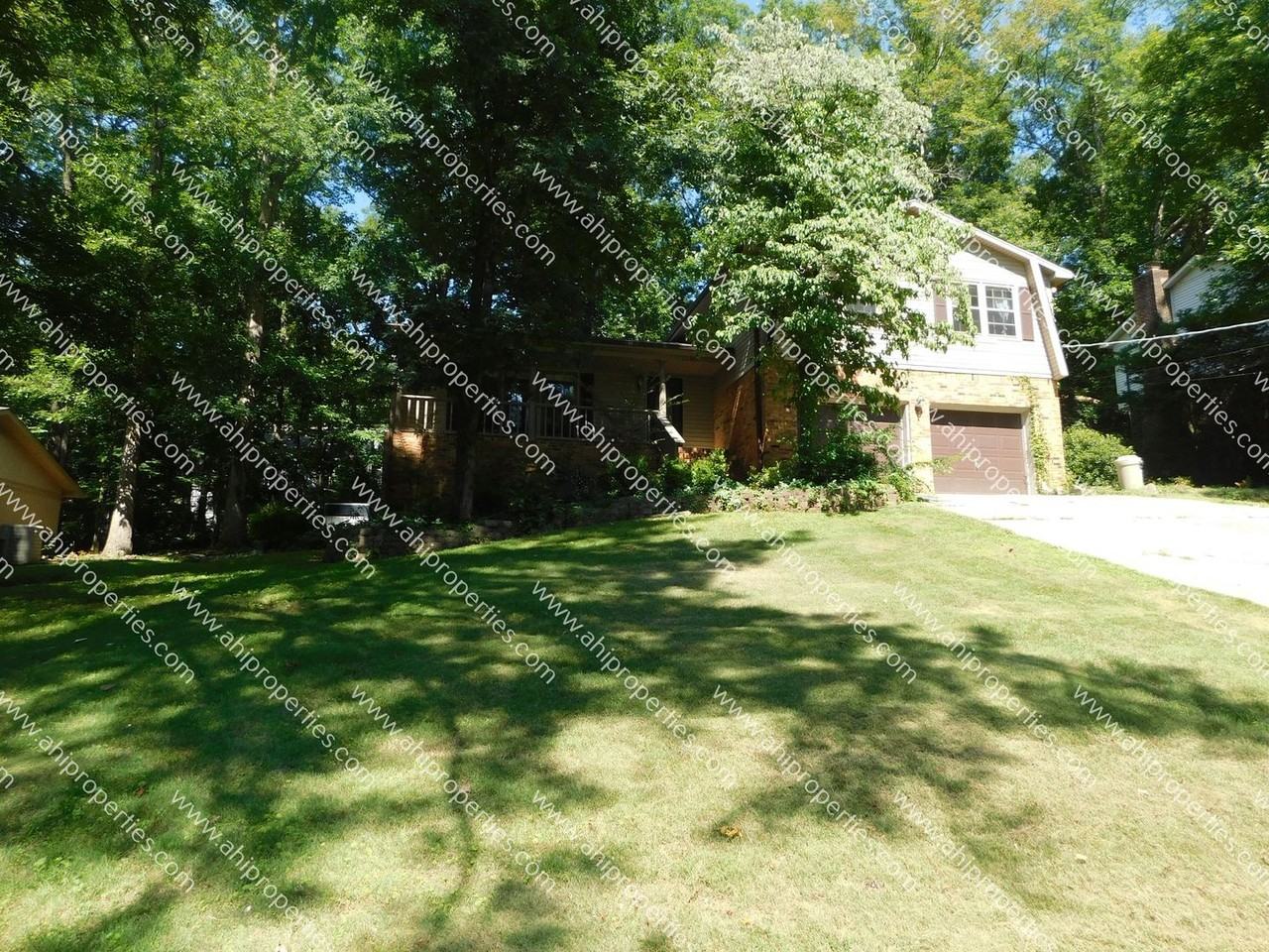 11313 Mountaincrest Dr Se - Photo 2 of 21