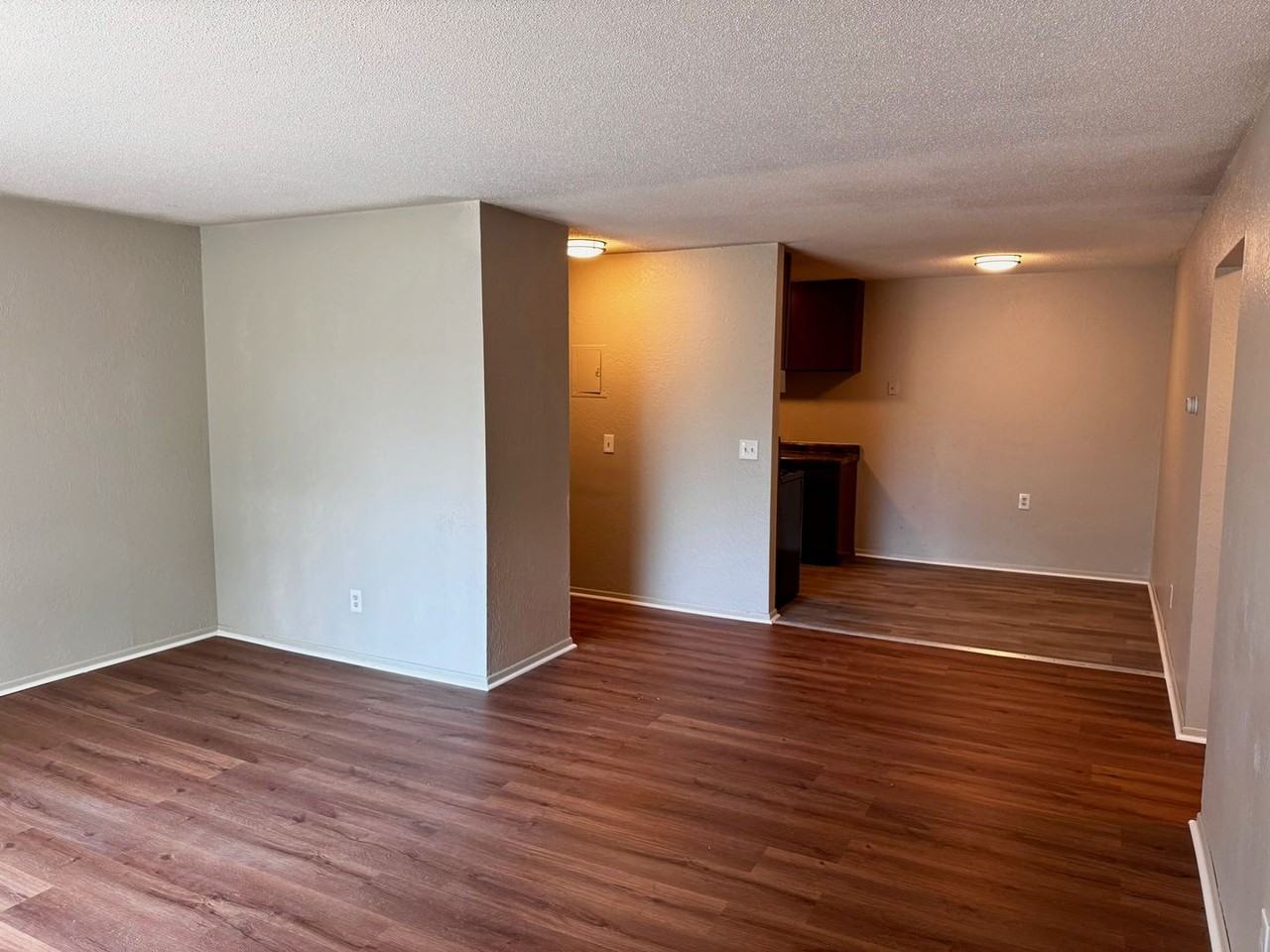 York Ave Apartments - Photo 3 of 16