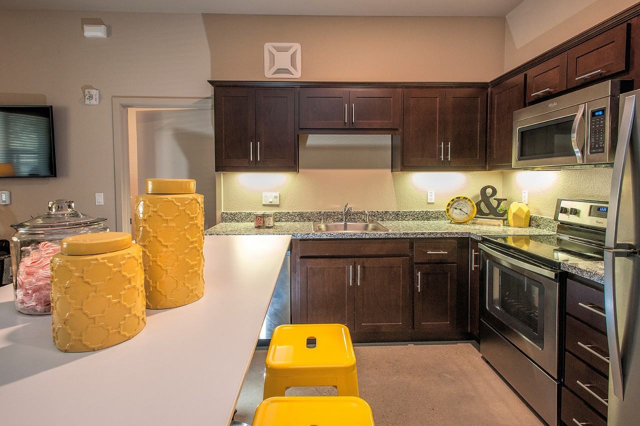 Mason At Hive - Photo 2 of 50