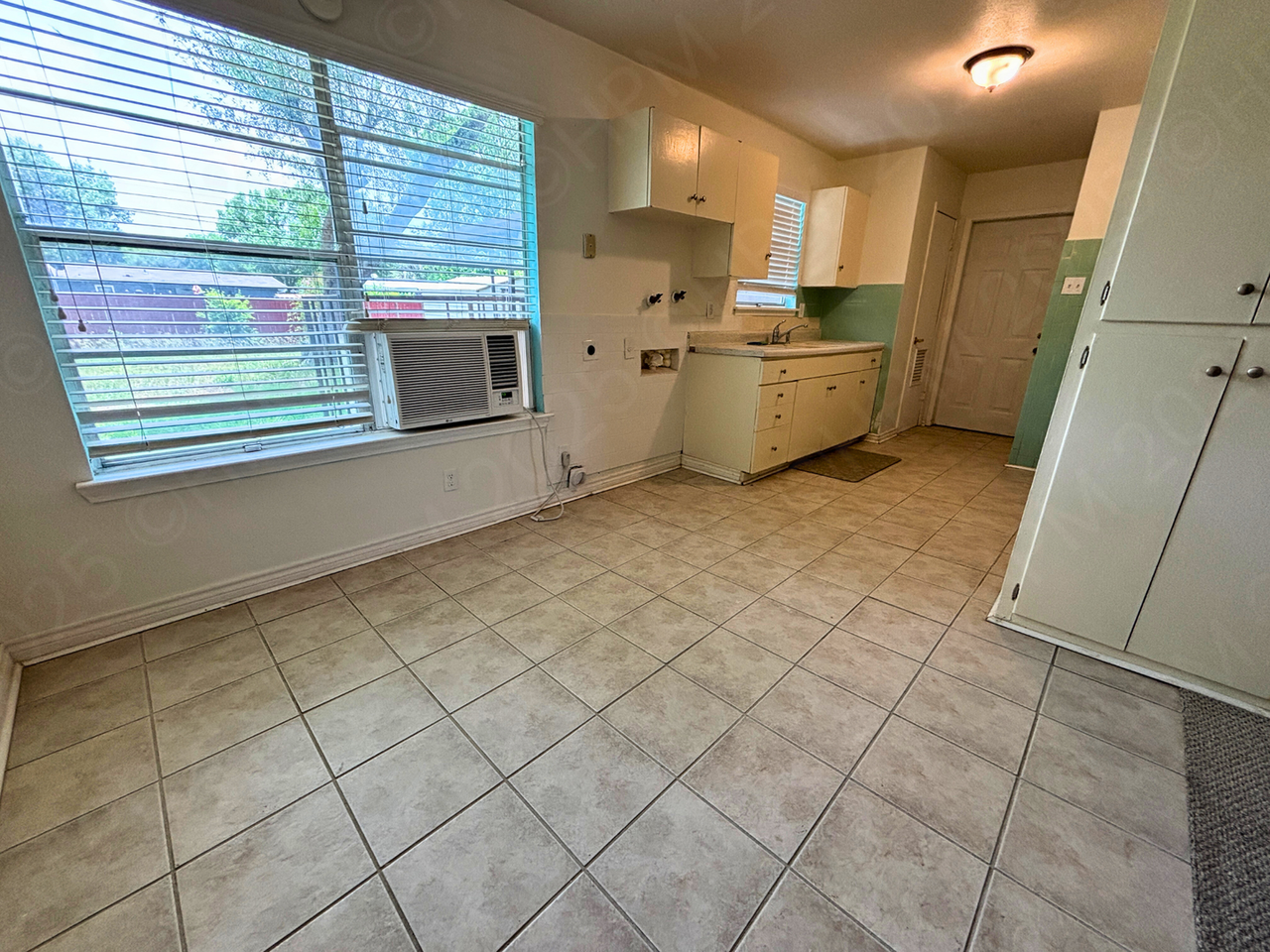 6906 Tallahasse Dr - Photo 3 of 15