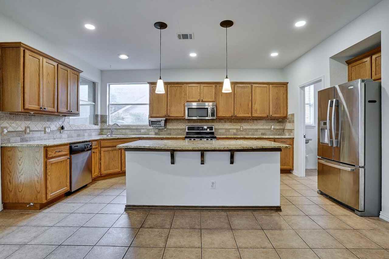 1414 Laurel Oak Loop - Photo 3 of 20