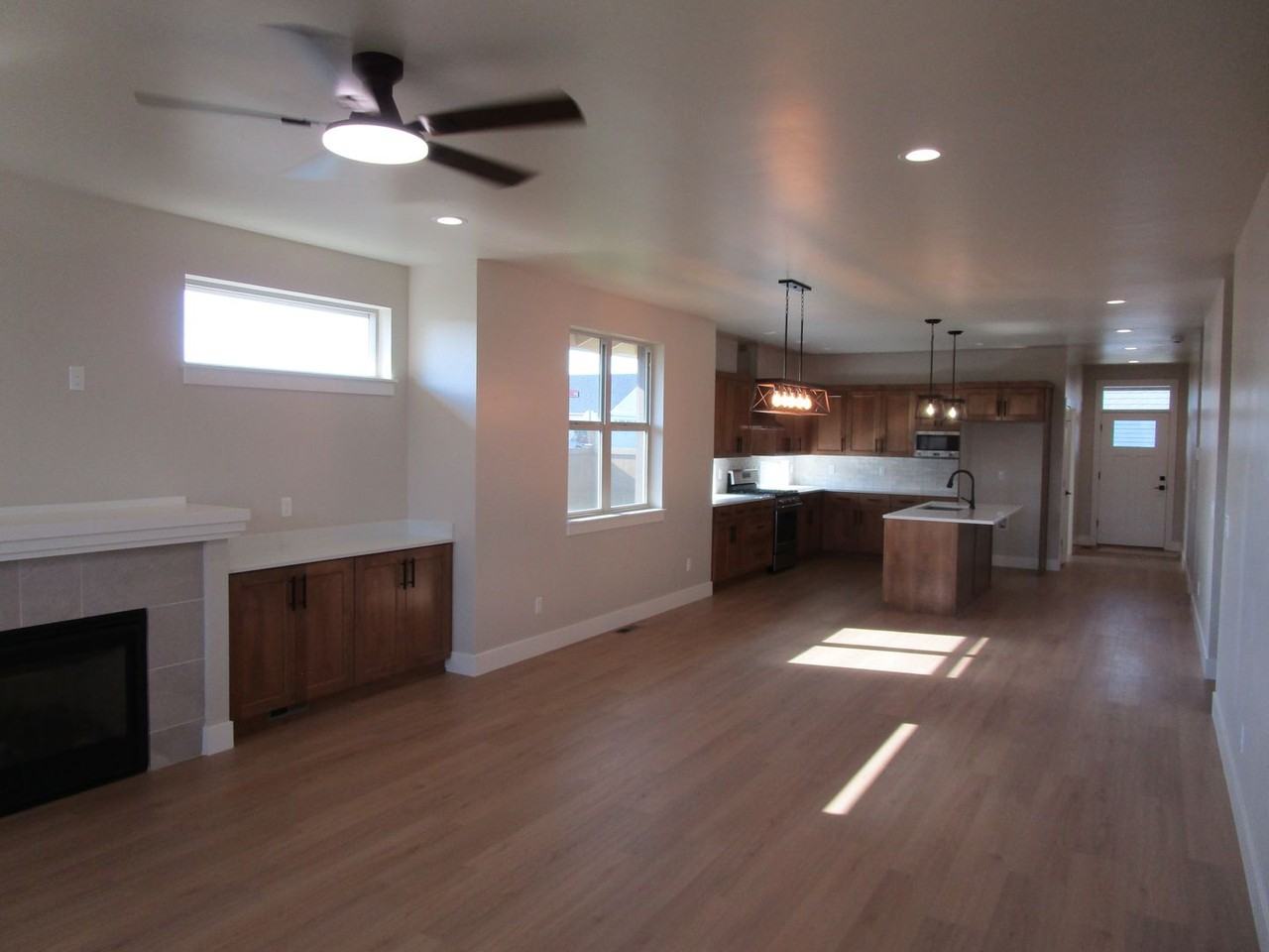 750 Ne Whistle Way - Photo 6 of 17