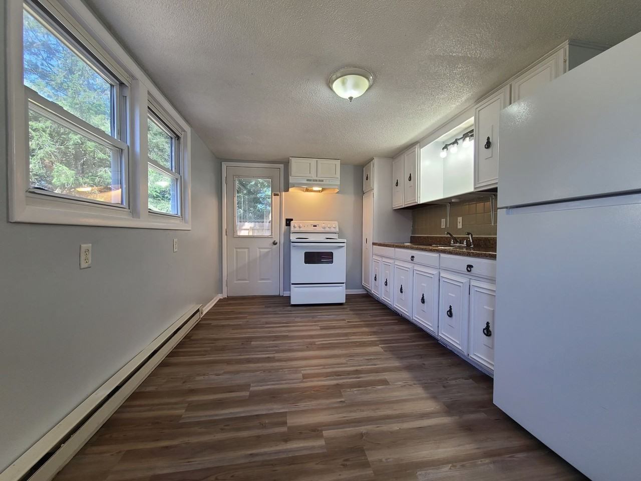 7806 Stevensville Baroda Rd - Photo 3 of 21