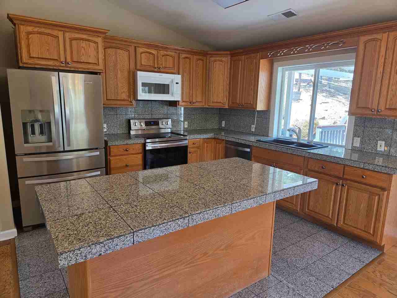 20800 W Willow Springs Dr - Photo 2 of 23