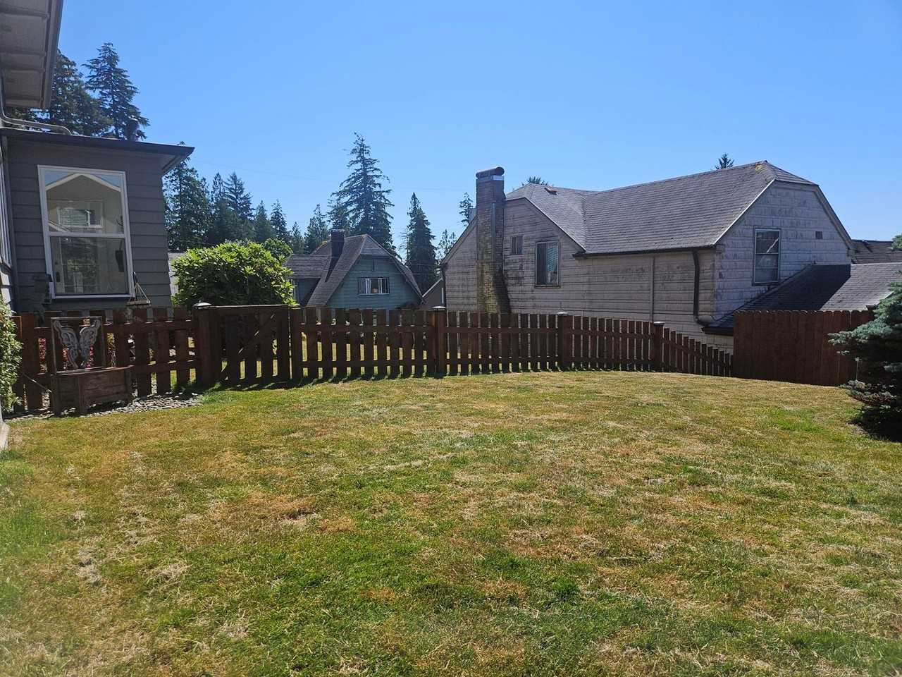 1219 Spur St - Photo 2 of 49