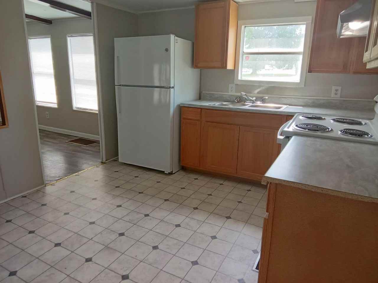 2400 Oaklawn Boulevard - Photo 2 of 7