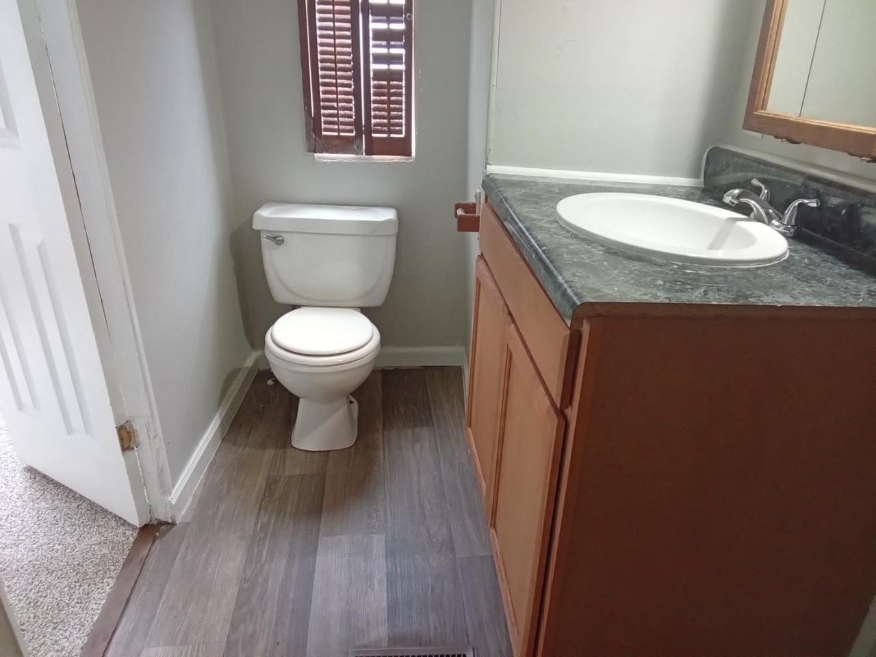 2400 Oaklawn Boulevard - Photo 4 of 7