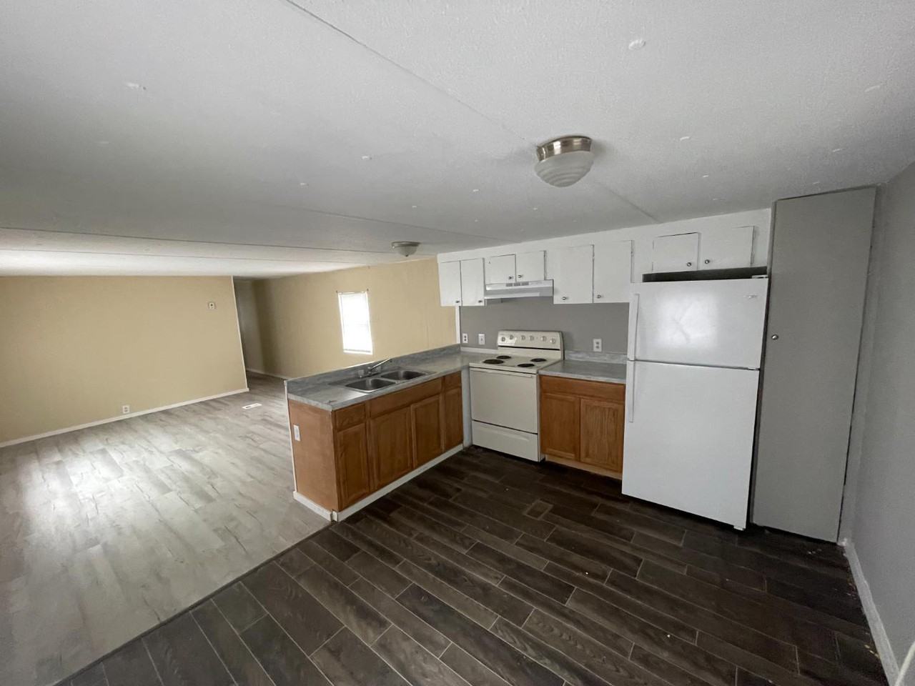 2400 Oaklawn Boulevard - Photo 7 of 7