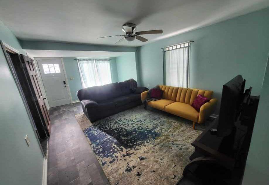 209 2nd Ave Ne - Photo 2 of 11