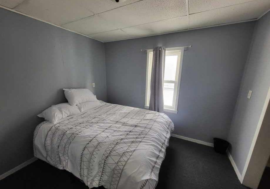 209 2nd Ave Ne - Photo 3 of 11