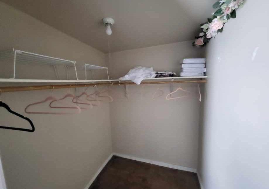 209 2nd Ave Ne - Photo 4 of 11