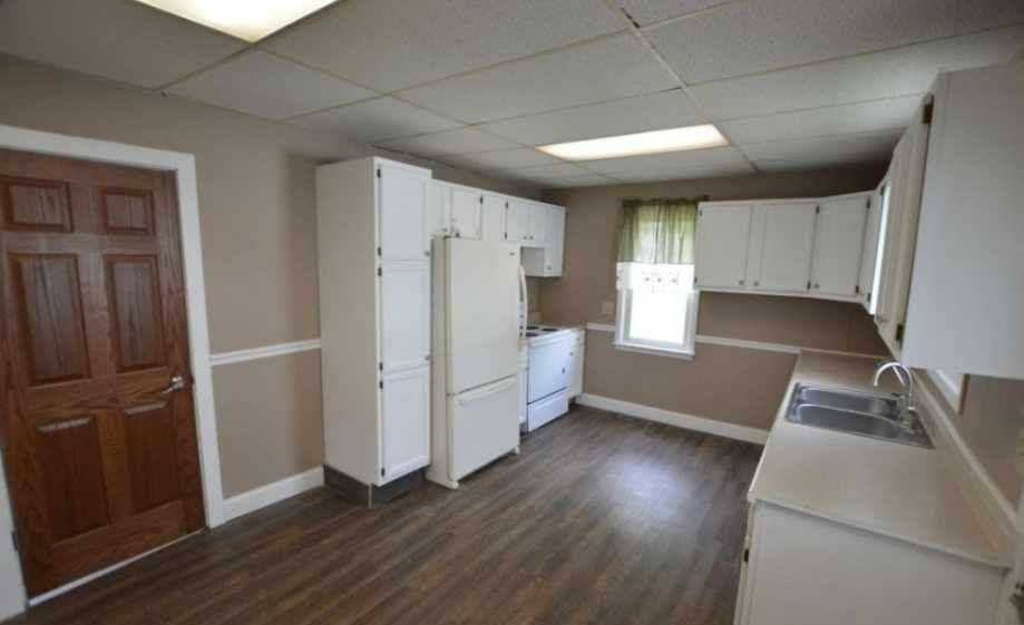 209 2nd Ave Ne - Photo 6 of 11