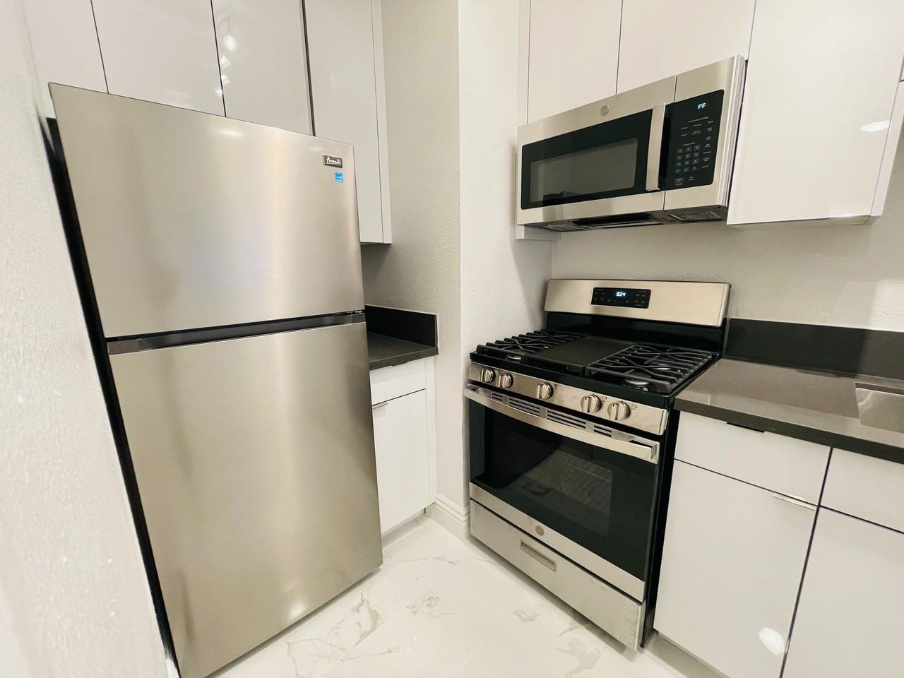 Villa Shatto Apartments - Photo 5 of 37