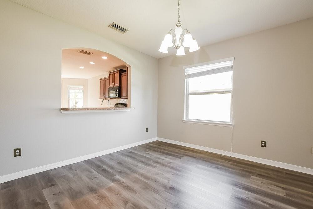 194 Compass Rose Dr - Photo 4 of 16