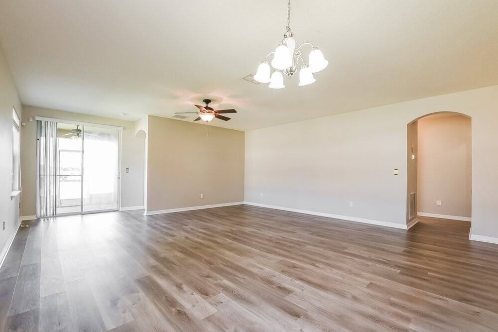 194 Compass Rose Dr - Photo 5 of 16