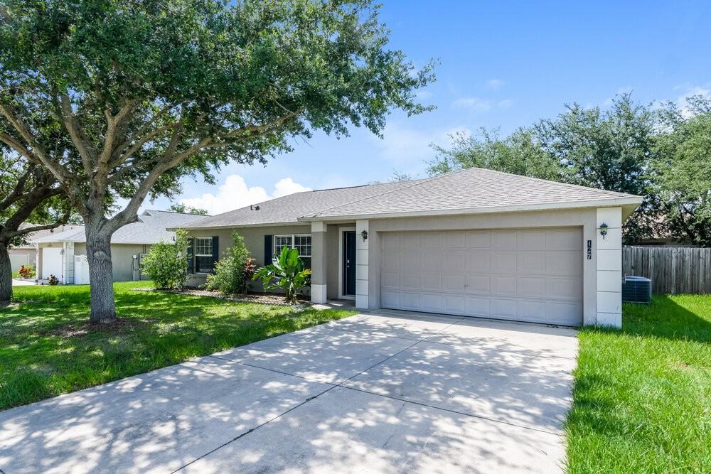 427 Trade Wind Dr - Photo 3 of 16
