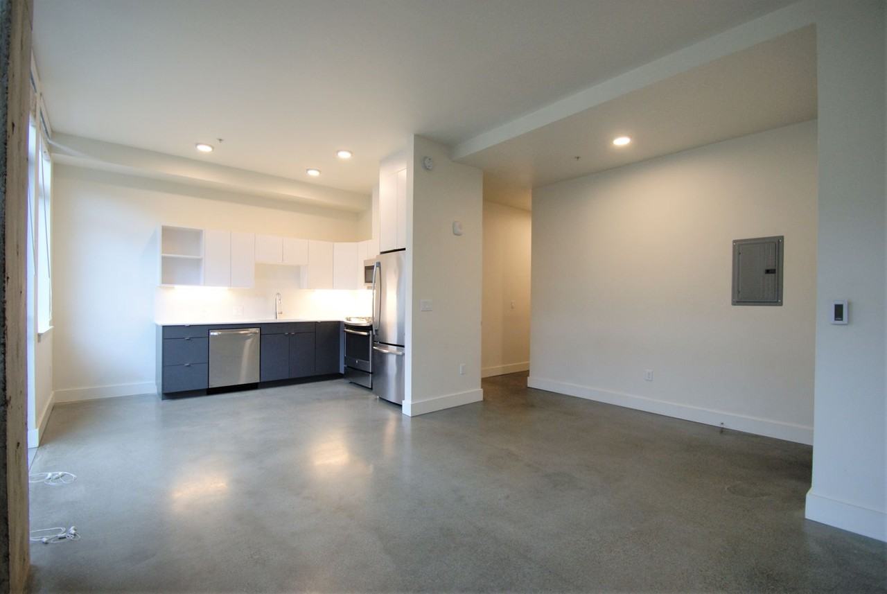 Waterton Eastlake Apartments - Photo 5 of 13