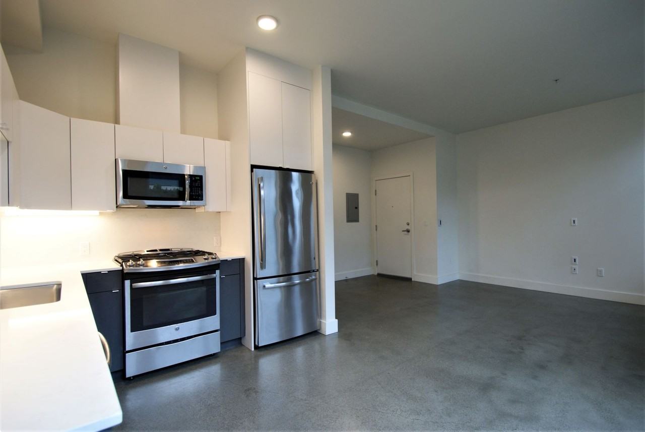 Waterton Eastlake Apartments - Photo 6 of 13