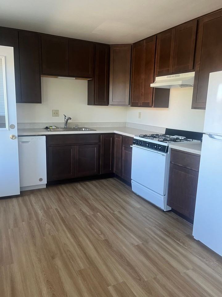 1815 1st Ave - Photo 4 of 10