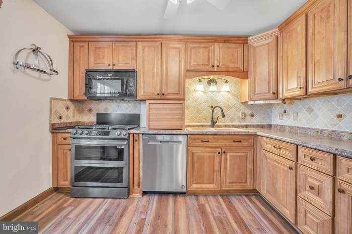 8314 Liberia Ave - Photo 2 of 26