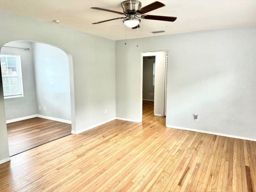 115 N Hampton Ave - Photo 7 of 27