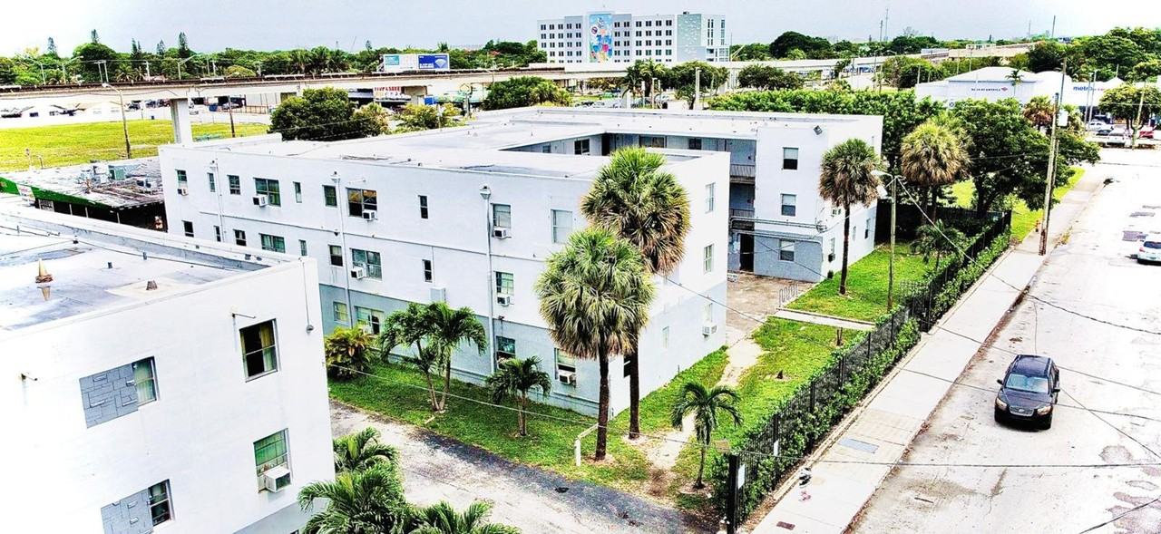 Elegant Apartments For Rent - Photo 3 of 27