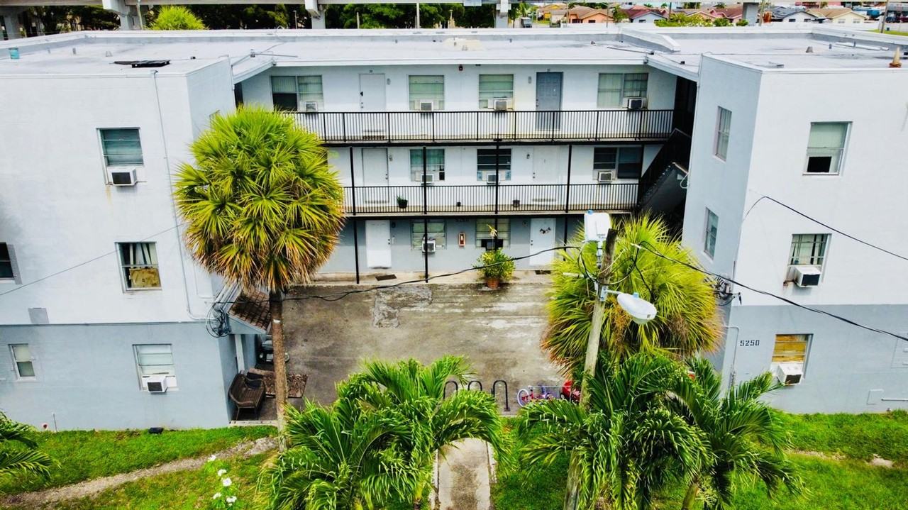 Elegant Apartments For Rent - Photo 4 of 27