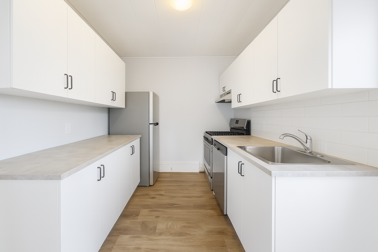 108 Clarence St Uppr - Photo 2 of 6