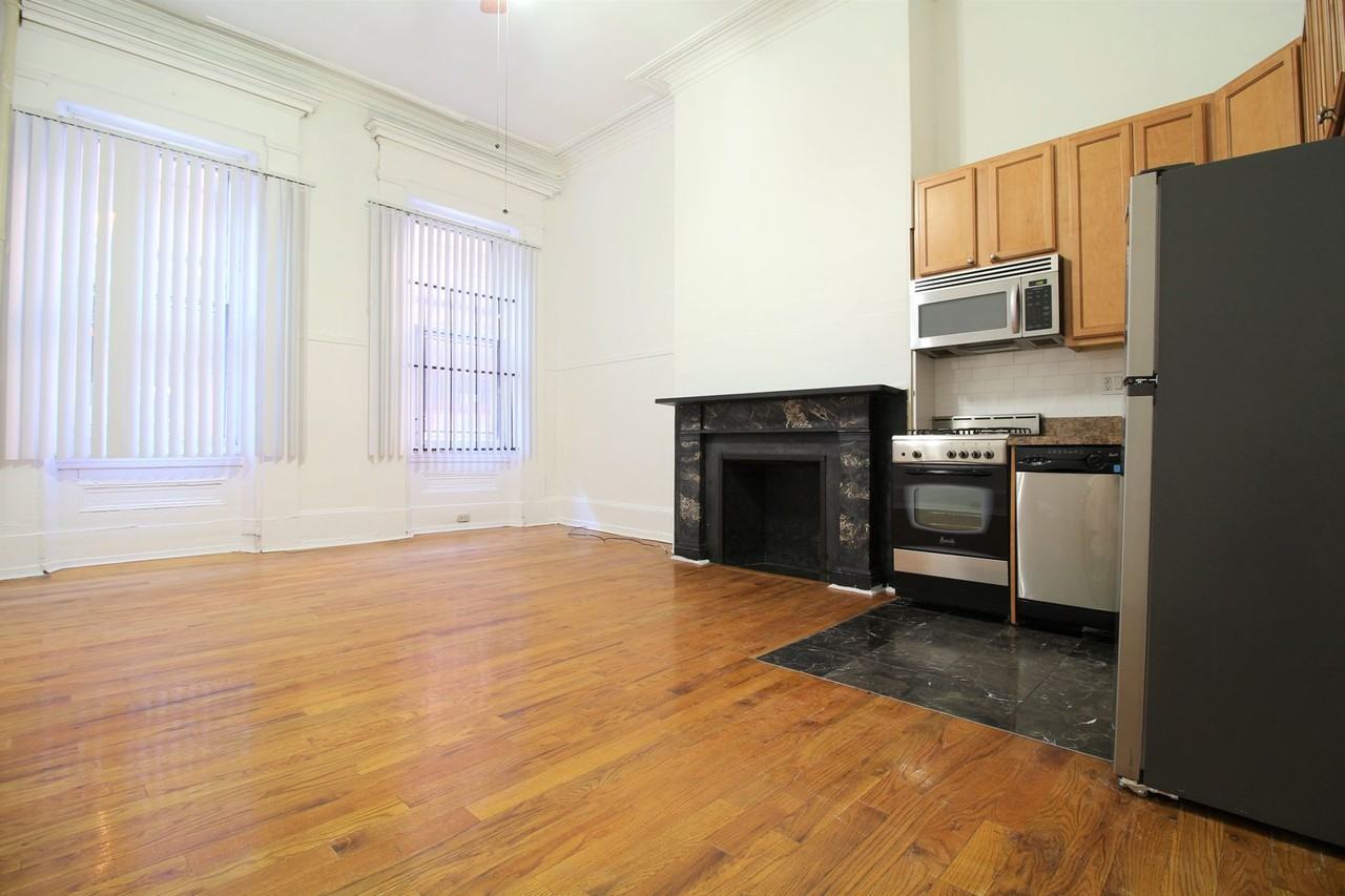 1429 Spruce Street - Photo 6 of 45