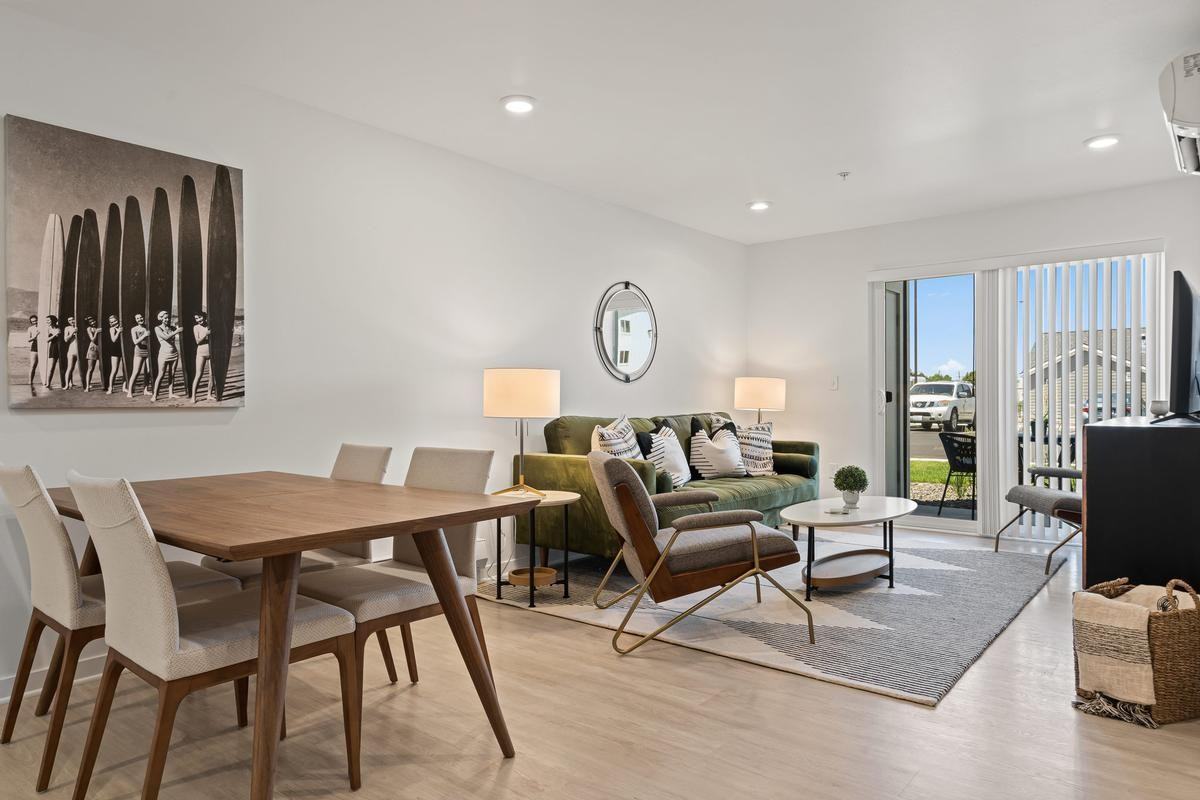 2210 Isaacs Ave - Photo 2 of 35