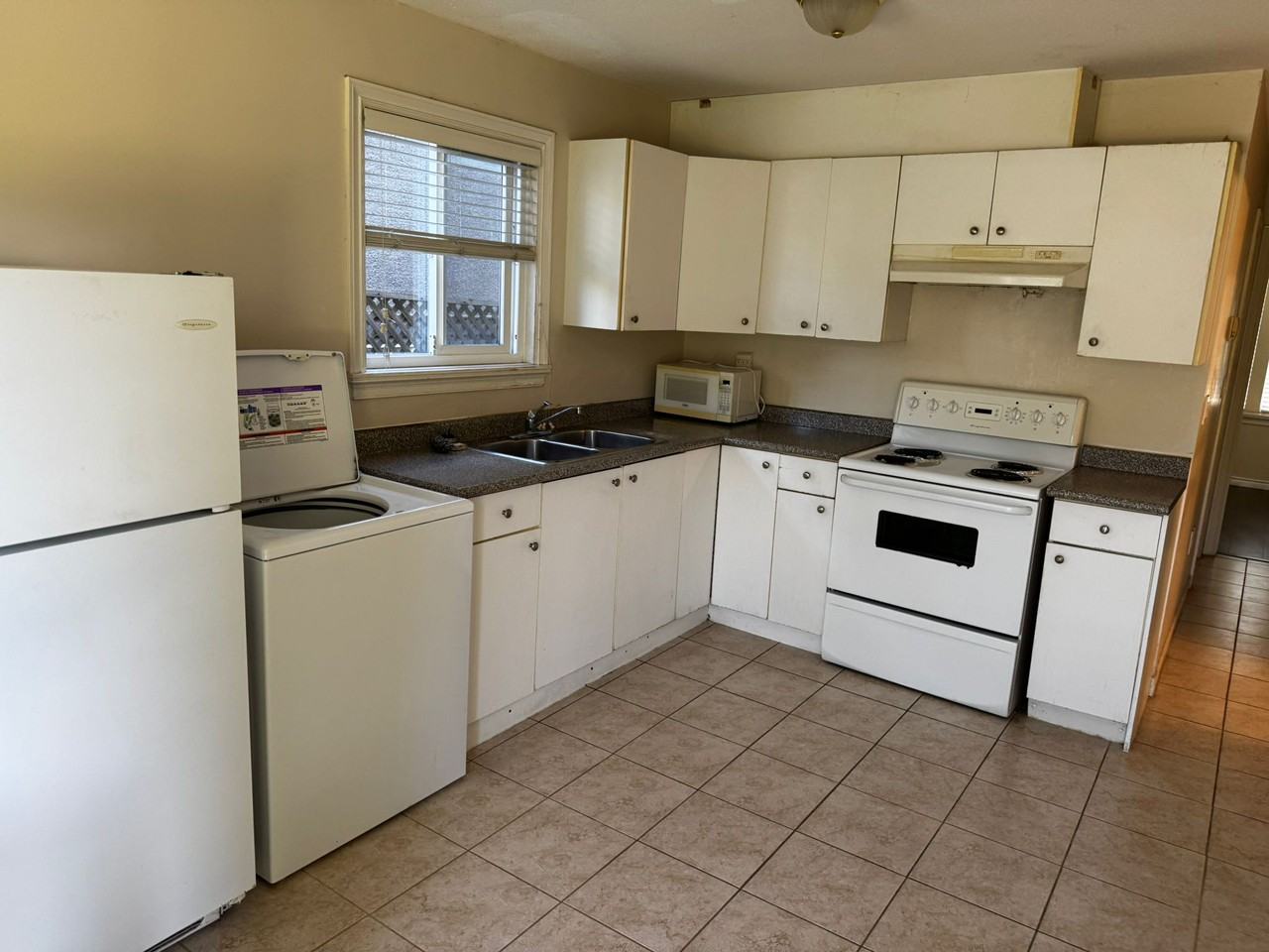 1657 E 55th Ave - Photo 2 of 10